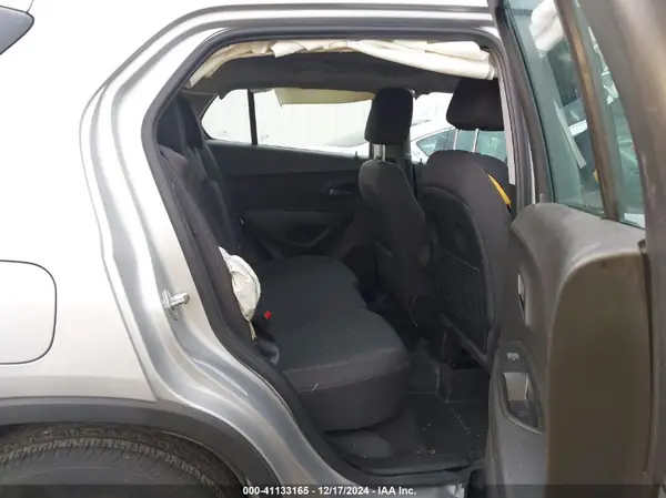 3GNCJKSB7JL376145 2018 CHEVROLET TRAX - Image 8