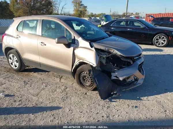 3GNCJKSB7JL412108 2018 CHEVROLET TRAX - Image 1