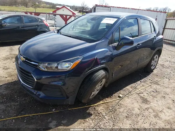 3GNCJKSB7KL110139 2019 CHEVROLET TRAX - Image 2