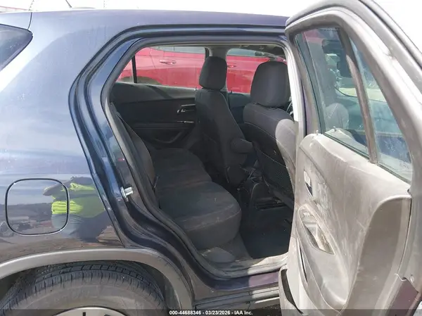 3GNCJKSB7KL110139 2019 CHEVROLET TRAX - Image 8