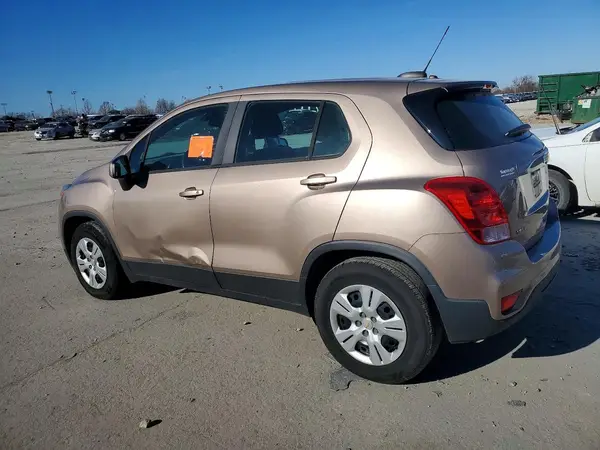 3GNCJKSB7KL117513 2019 CHEVROLET TRAX - Image 2