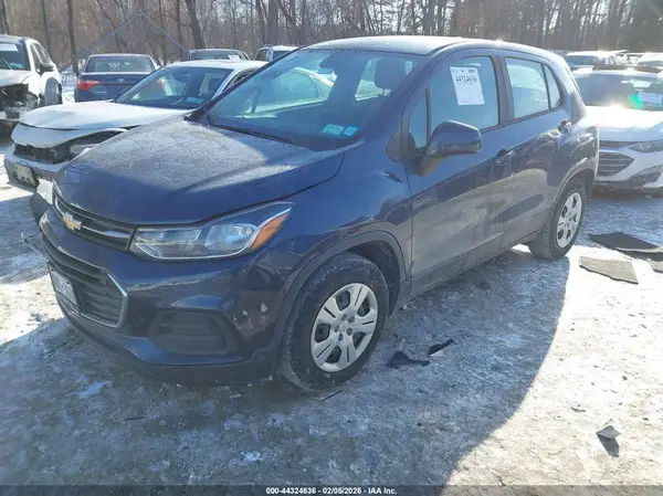 3GNCJKSB7KL122310 2019 CHEVROLET TRAX - Image 2
