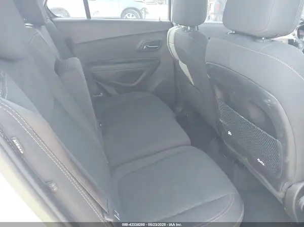 3GNCJKSB7KL153203 2019 CHEVROLET TRAX - Image 8