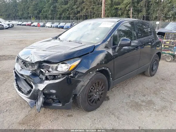 3GNCJKSB7KL161561 2019 CHEVROLET TRAX - Image 2