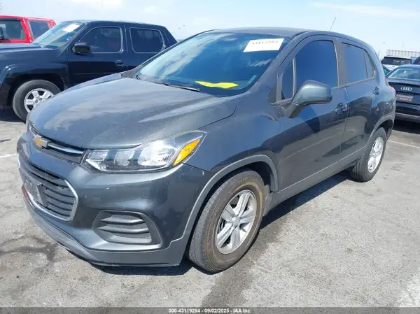 3GNCJKSB7KL162483 2019 CHEVROLET TRAX - Image 2