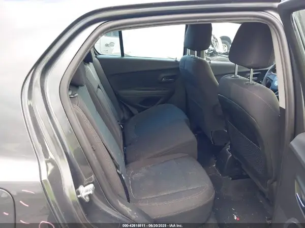 3GNCJKSB7KL164055 2019 CHEVROLET TRAX - Image 8