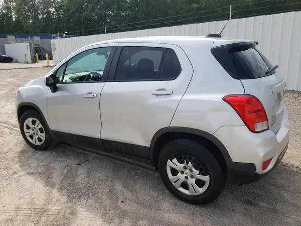 3GNCJKSB7KL166713 2019 CHEVROLET TRAX - Image 2