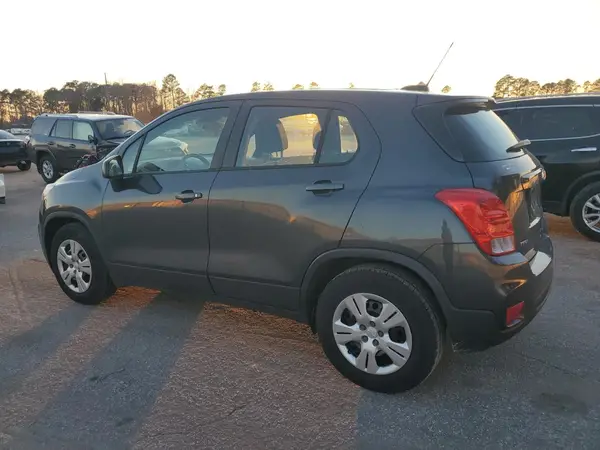 3GNCJKSB7KL177551 2019 CHEVROLET TRAX - Image 2