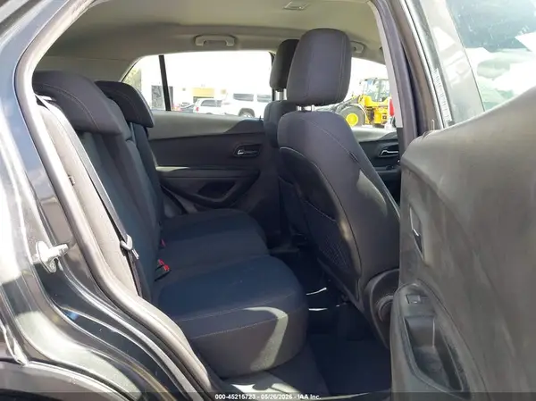 3GNCJKSB7KL189456 2019 CHEVROLET TRAX - Image 8