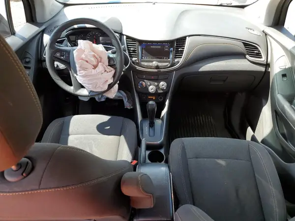 3GNCJKSB7KL195905 2019 CHEVROLET TRAX - Image 8