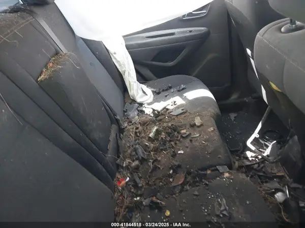 3GNCJKSB7KL206403 2019 CHEVROLET TRAX - Image 8