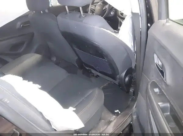 3GNCJKSB7KL233889 2019 CHEVROLET TRAX - Image 8