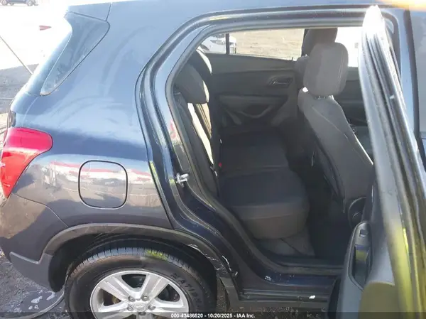 3GNCJKSB7KL247341 2019 CHEVROLET TRAX - Image 8