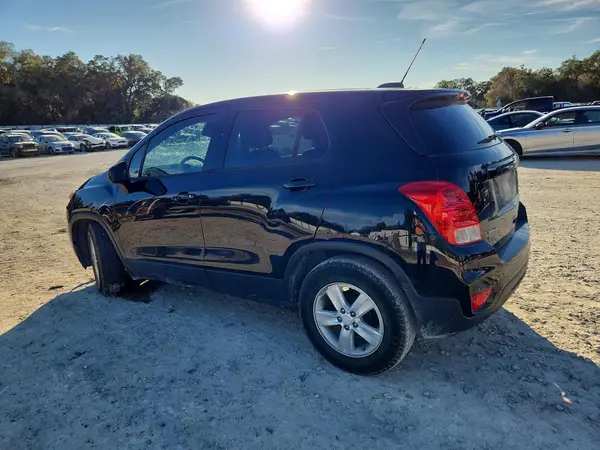 3GNCJKSB7KL255701 2019 CHEVROLET TRAX - Image 2