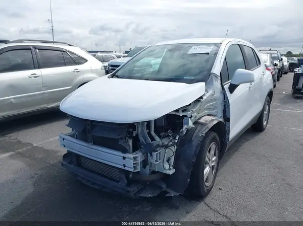 3GNCJKSB7KL259134 2019 CHEVROLET TRAX - Image 2