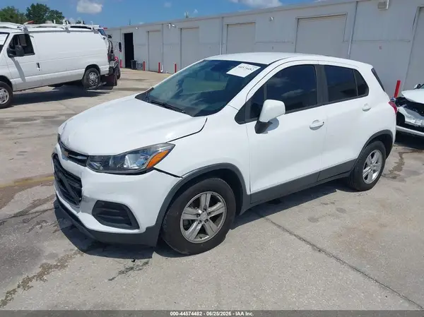 3GNCJKSB7KL259201 2019 CHEVROLET TRAX - Image 2