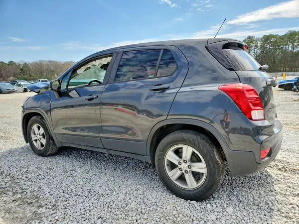 3GNCJKSB7KL261949 2019 CHEVROLET TRAX - Image 2