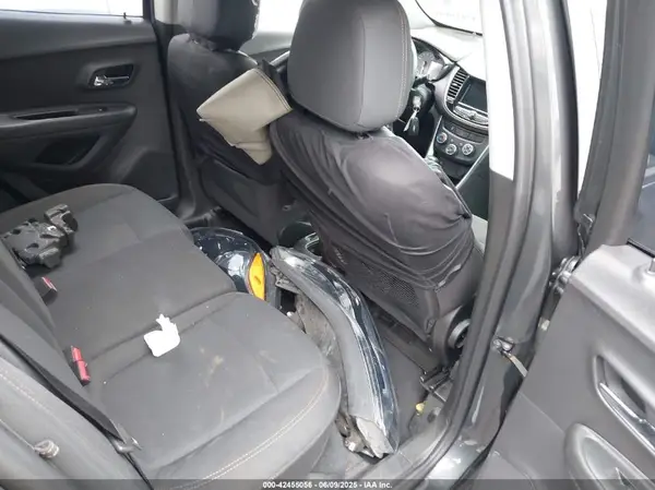 3GNCJKSB7KL262650 2019 CHEVROLET TRAX - Image 8