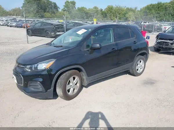 3GNCJKSB7KL276449 2019 CHEVROLET TRAX - Image 2