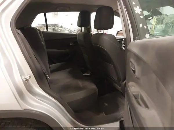 3GNCJKSB7KL278413 2019 CHEVROLET TRAX - Image 8