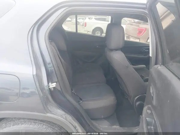 3GNCJKSB7KL286155 2019 CHEVROLET TRAX - Image 8