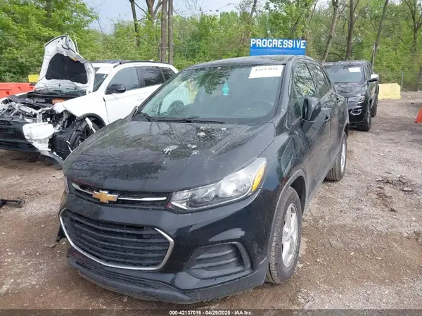 3GNCJKSB7KL287810 2019 CHEVROLET TRAX - Image 2