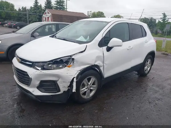 3GNCJKSB7KL313998 2019 CHEVROLET TRAX - Image 2