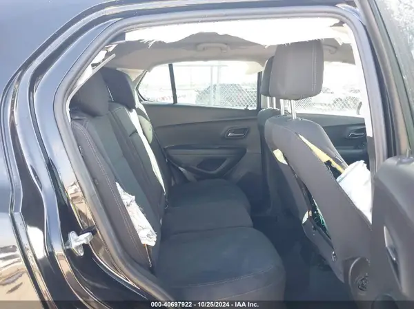 3GNCJKSB7KL321440 2019 CHEVROLET TRAX - Image 8