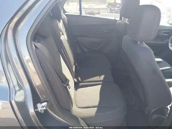 3GNCJKSB7KL331496 2019 CHEVROLET TRAX - Image 8