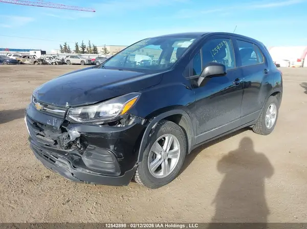 3GNCJKSB7KL339890 2019 CHEVROLET TRAX - Image 2