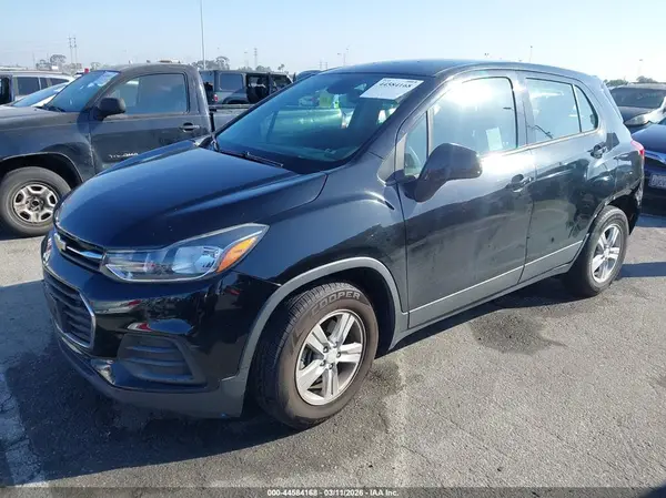 3GNCJKSB7KL345995 2019 CHEVROLET TRAX - Image 2