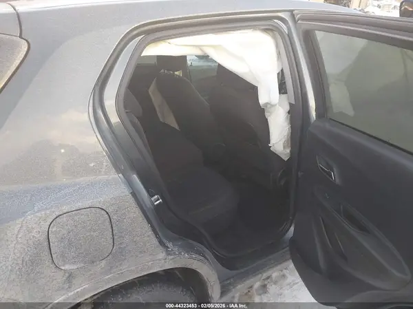 3GNCJKSB7KL367480 2019 CHEVROLET TRAX - Image 8