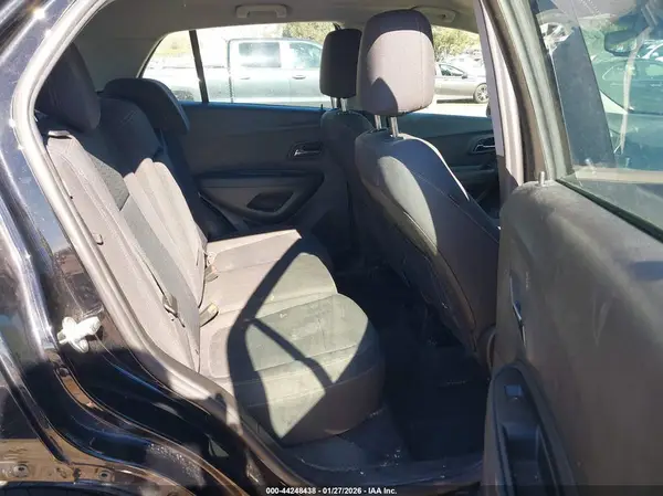 3GNCJKSB7KL377684 2019 CHEVROLET TRAX - Image 8