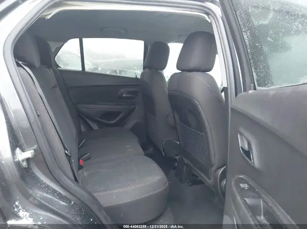 3GNCJKSB7KL377961 2019 CHEVROLET TRAX - Image 8