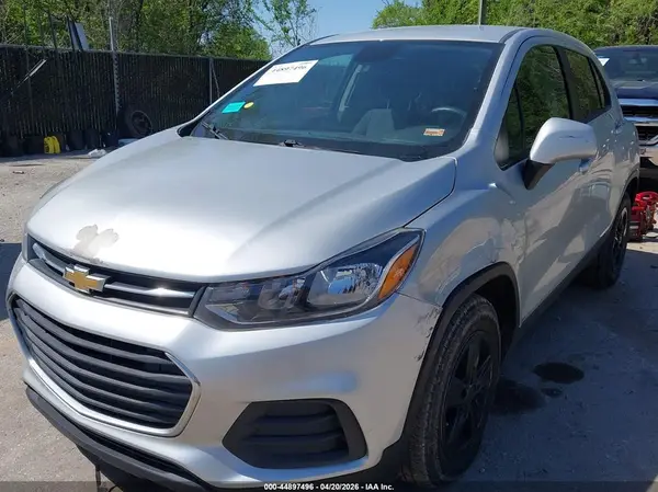 3GNCJKSB7KL399443 2019 CHEVROLET TRAX - Image 2