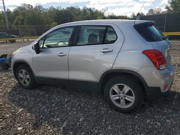 3GNCJKSB7KL403913 2019 CHEVROLET TRAX - Image 2
