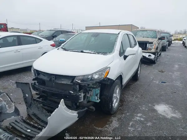3GNCJKSB7KL405161 2019 CHEVROLET TRAX - Image 2