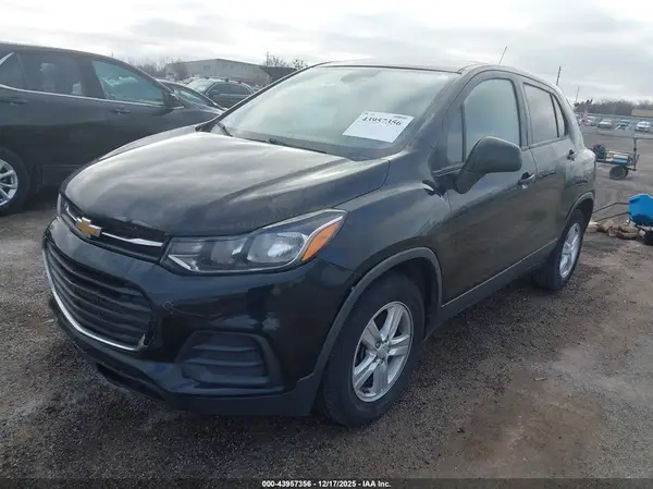 3GNCJKSB7LL109641 2020 CHEVROLET TRAX - Image 2