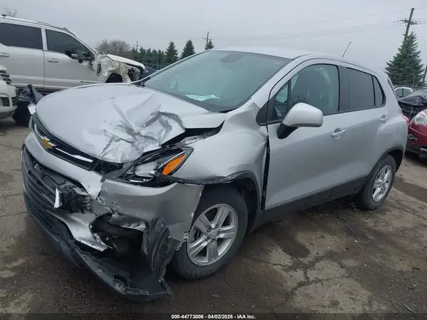 3GNCJKSB7LL112409 2020 CHEVROLET TRAX - Image 2