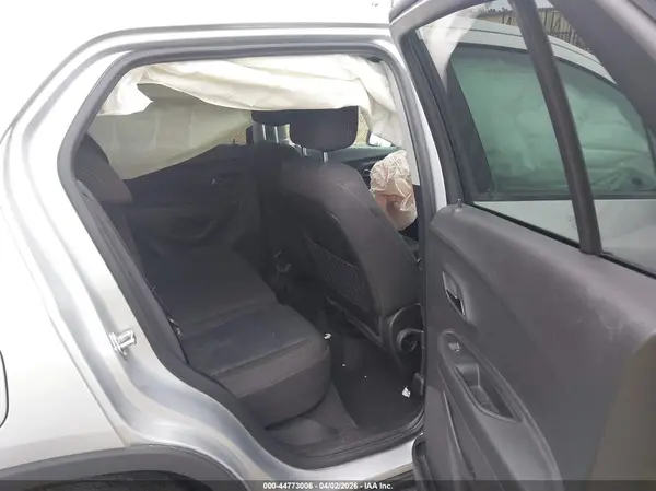 3GNCJKSB7LL112409 2020 CHEVROLET TRAX - Image 8