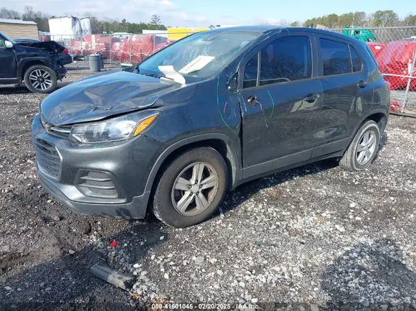 3GNCJKSB7LL126262 2020 CHEVROLET TRAX - Image 2