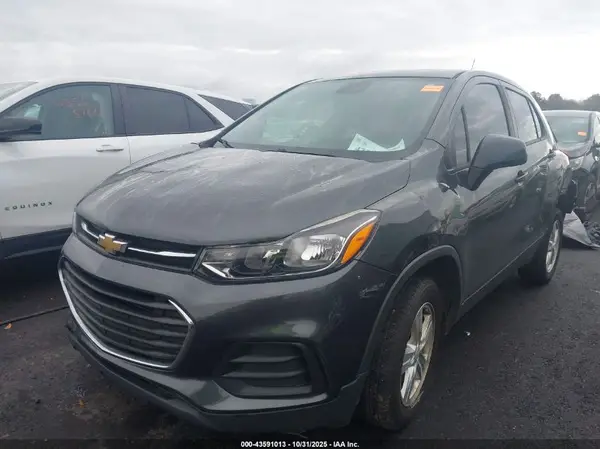 3GNCJKSB7LL127508 2020 CHEVROLET TRAX - Image 2