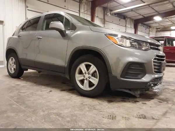 3GNCJKSB7LL135060 2020 CHEVROLET TRAX - Image 1