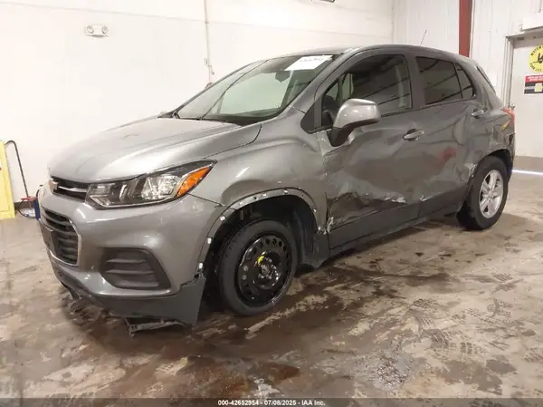 3GNCJKSB7LL135060 2020 CHEVROLET TRAX - Image 2
