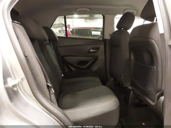 3GNCJKSB7LL135060 2020 CHEVROLET TRAX - Image 8
