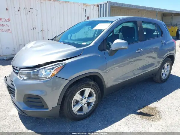 3GNCJKSB7LL142624 2020 CHEVROLET TRAX - Image 2