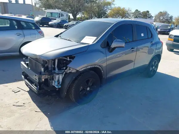 3GNCJKSB7LL144101 2020 CHEVROLET TRAX - Image 2