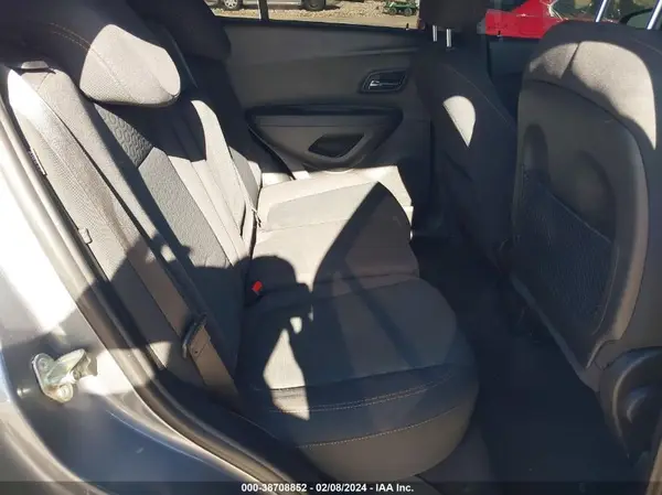 3GNCJKSB7LL144101 2020 CHEVROLET TRAX - Image 8