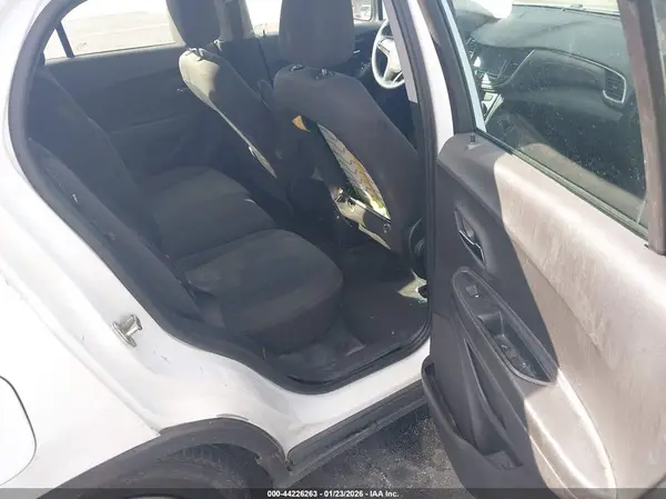3GNCJKSB7LL148231 2020 CHEVROLET TRAX - Image 8