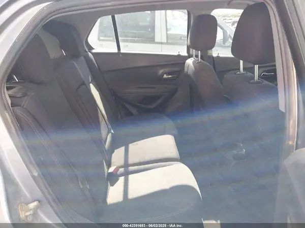 3GNCJKSB7LL154143 2020 CHEVROLET TRAX - Image 8